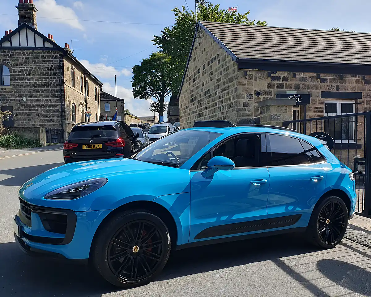 Used 2022 Porsche Macan S Miami Blue - Interior and Exterior details 7