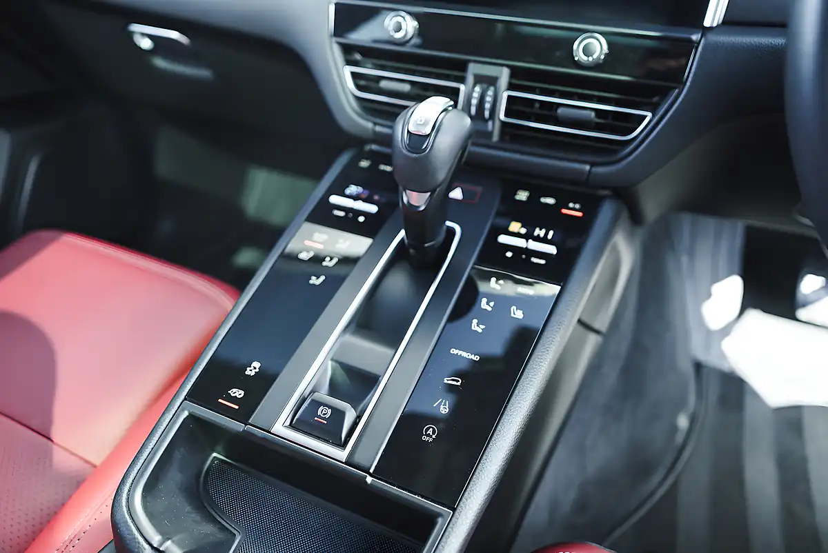 Used 2022 Porsche Macan T Black - Interior and Exterior details 13