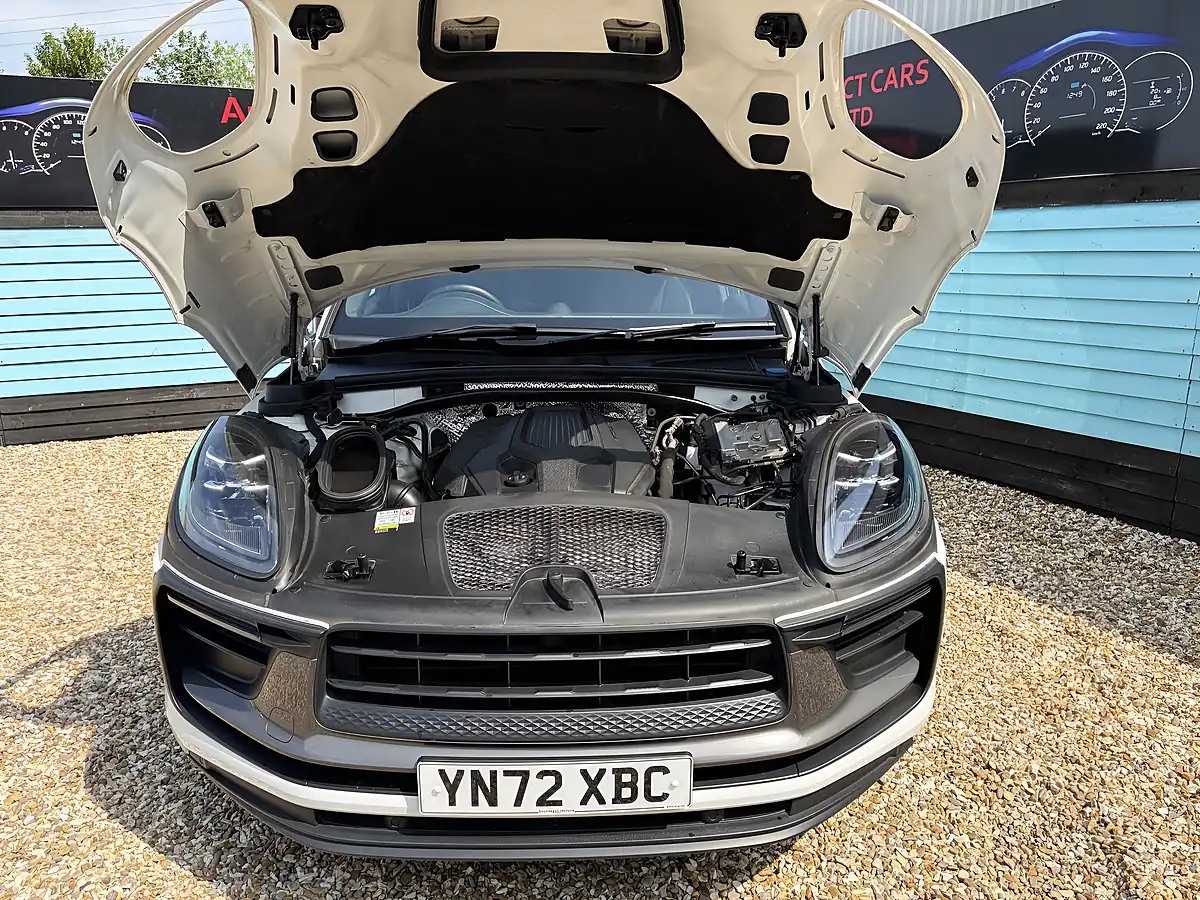 Used 2022 Porsche Macan T Carrera White - Interior and Exterior details 11