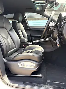Used 2022 Porsche Macan T Carrera White - Interior and Exterior details 5