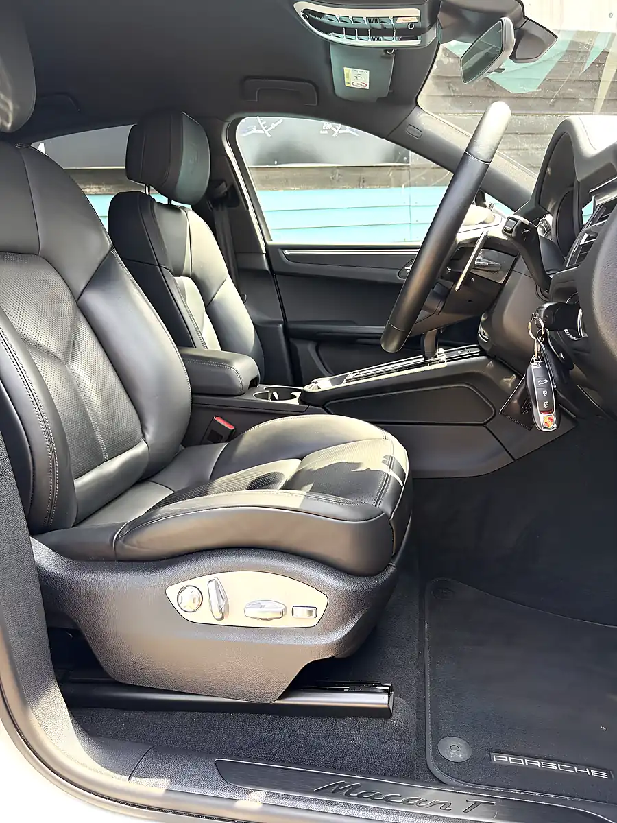 Used 2022 Porsche Macan T Carrera White - Interior and Exterior details 5