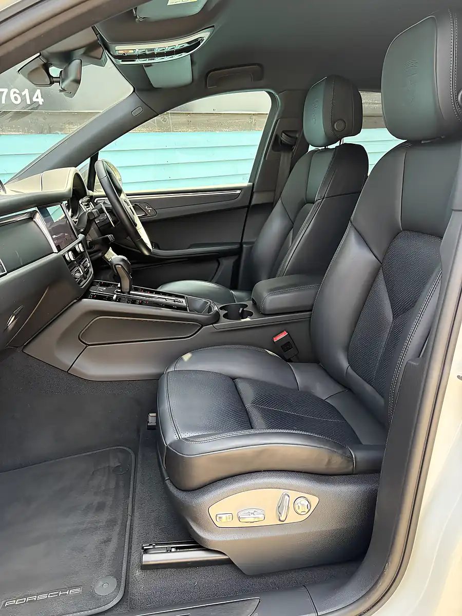 Used 2022 Porsche Macan T Carrera White - Interior and Exterior details 7