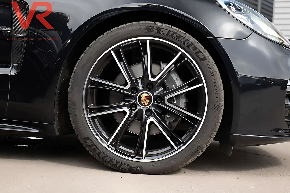 Used 2022 Porsche Panamera 4 Sport Turismo Black - Interior and Exterior details 7