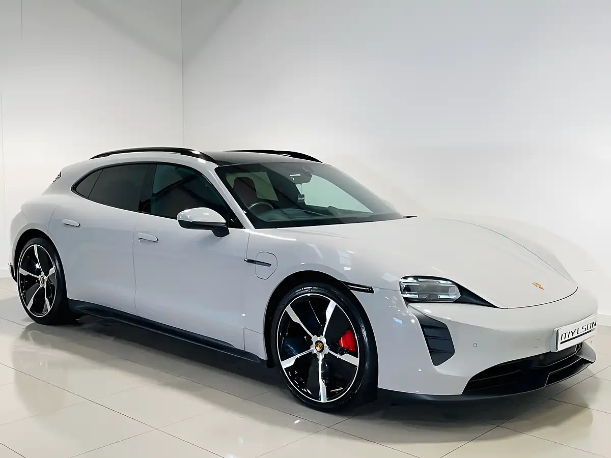Used 2022 Porsche Taycan 4S Sport Turismo Crayon - Interior and Exterior details 17