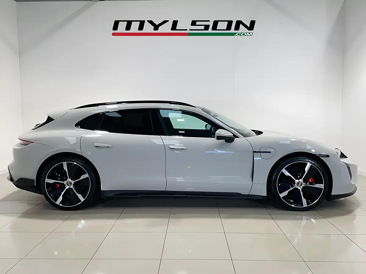 Used 2022 Porsche Taycan 4S Sport Turismo Crayon - Interior and Exterior details 5