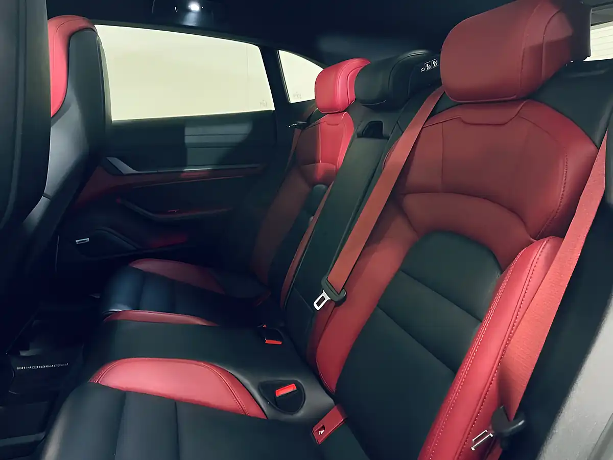 Used 2022 Porsche Taycan 4S Sport Turismo Crayon - Interior and Exterior details 9