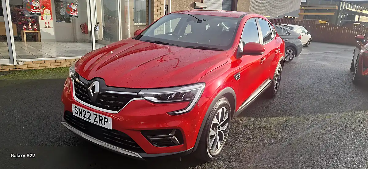 Used 2022 Renault Arkana Iconic Red - Interior and Exterior details 4