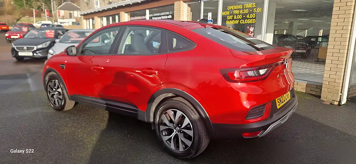Used 2022 Renault Arkana Iconic Red - Interior and Exterior details 9