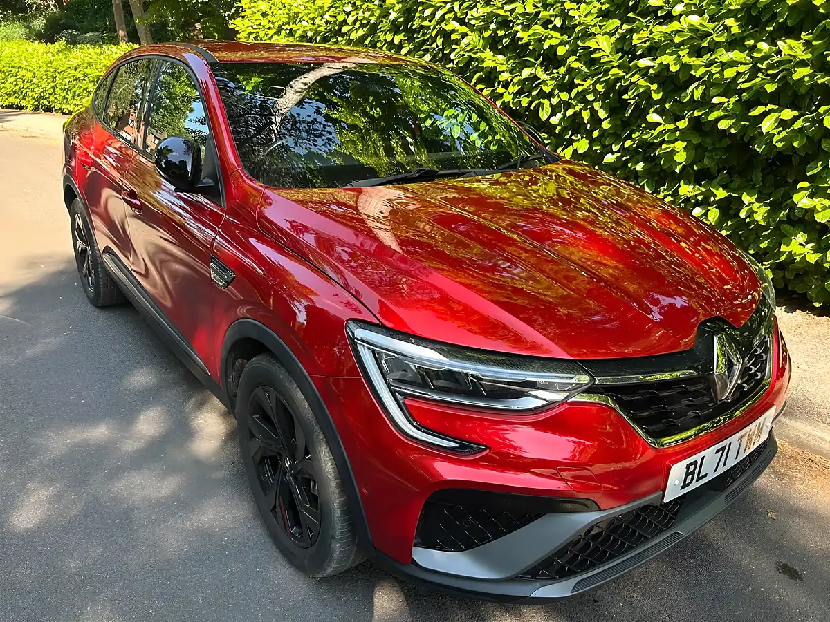 Used 2022 Renault Arkana R.s. Line Red - Front View