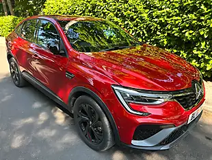 Used 2022 Renault Arkana R.s. Line Red - Interior and Exterior details 18