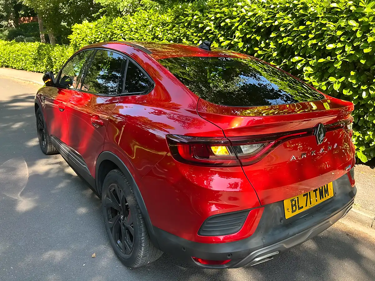 Used 2022 Renault Arkana R.s. Line Red - Interior and Exterior details 3