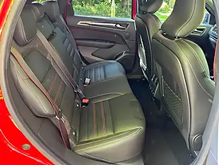 Used 2022 Renault Arkana R.s. Line Red - Interior and Exterior details 9