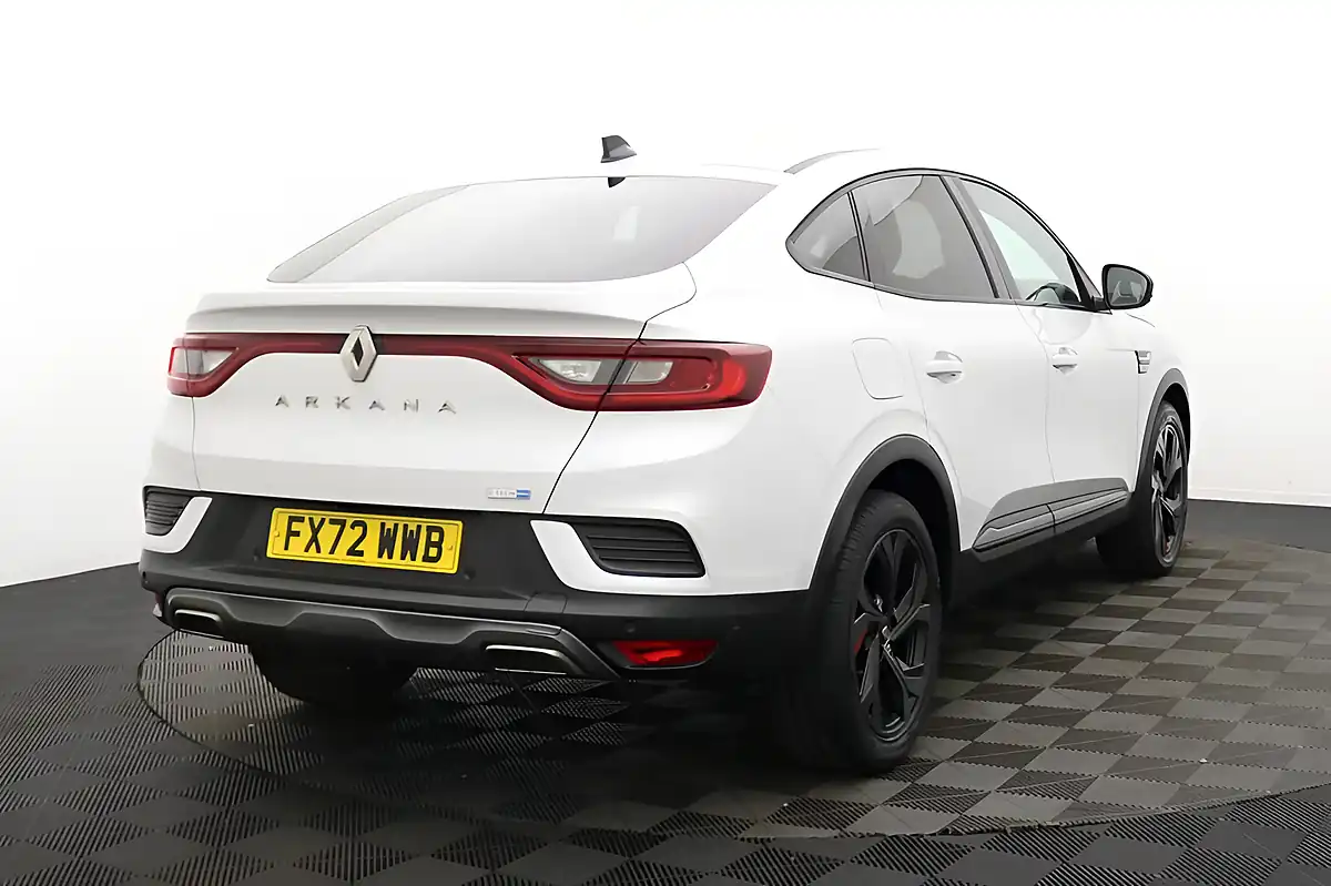 Used 2022 Renault Arkana R.s. Line White - Interior and Exterior details 3