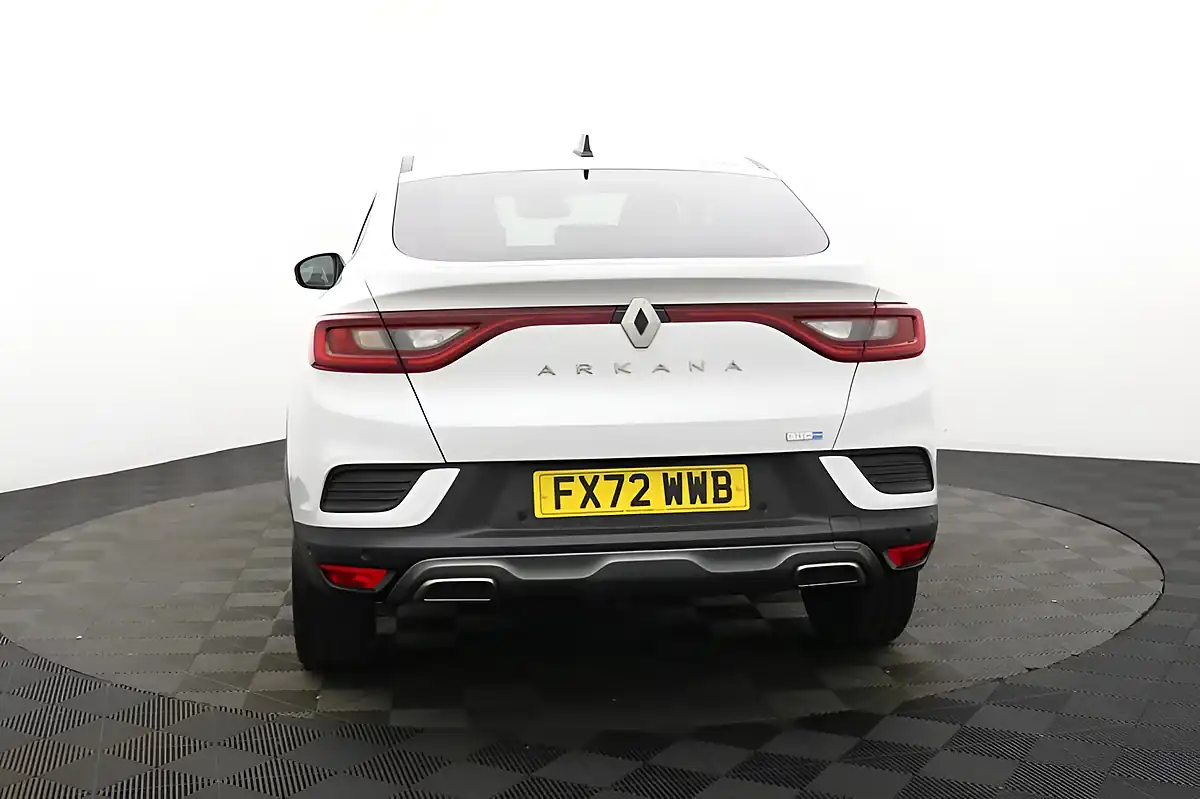 Used 2022 Renault Arkana R.s. Line White - Interior and Exterior details 4