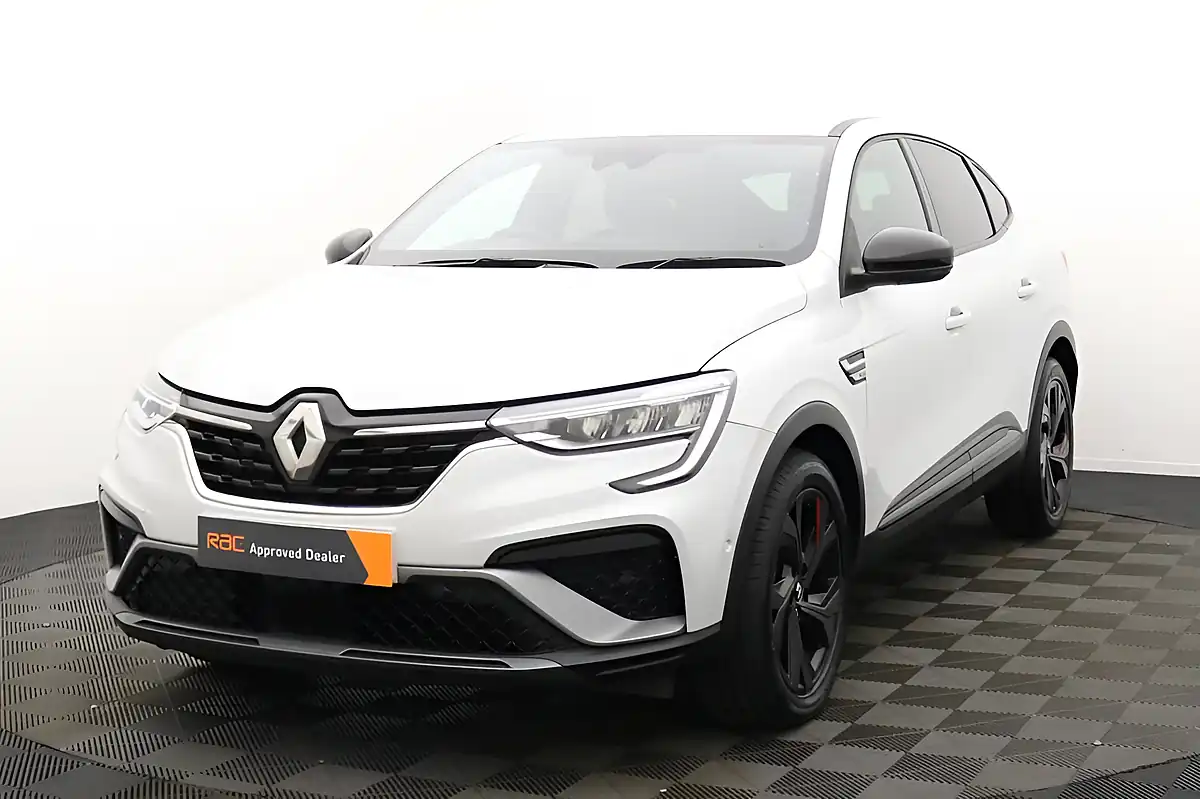 Used 2022 Renault Arkana R.s. Line White - Interior and Exterior details 6