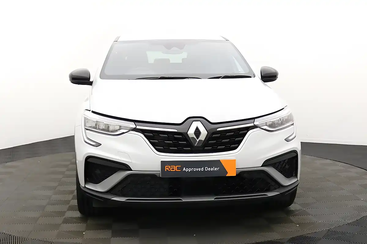 Used 2022 Renault Arkana R.s. Line White - Interior and Exterior details 7