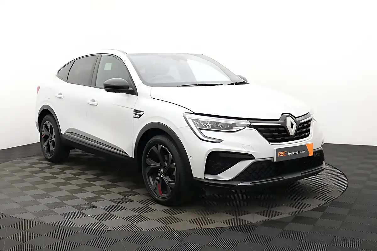 Used 2022 Renault Arkana R.s. Line White - Interior and Exterior details 8