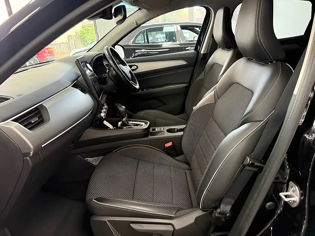 Used 2022 Renault Arkana S Edition Black - Interior and Exterior details 13