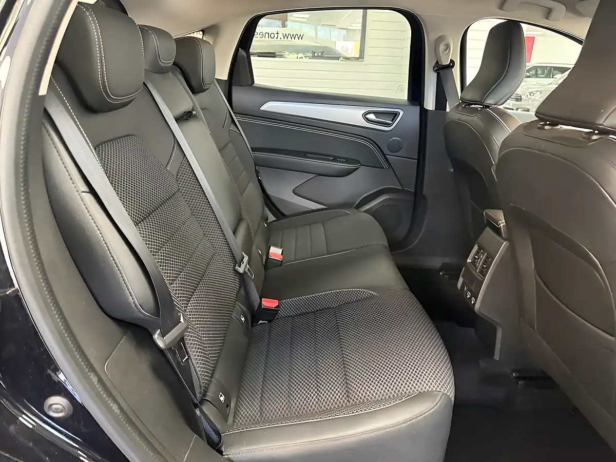 Used 2022 Renault Arkana S Edition Black - Interior and Exterior details 7