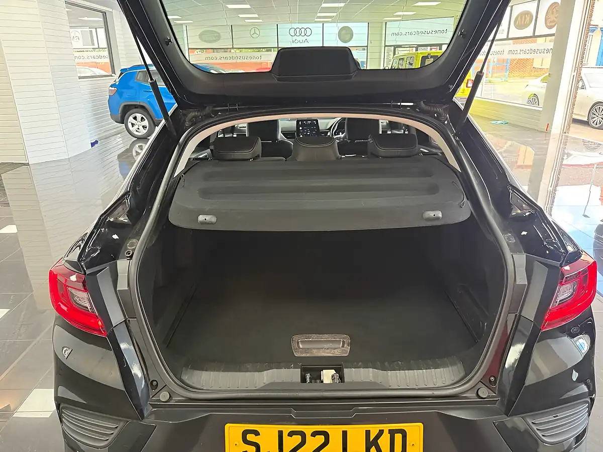 Used 2022 Renault Arkana S Edition Black - Interior and Exterior details 9