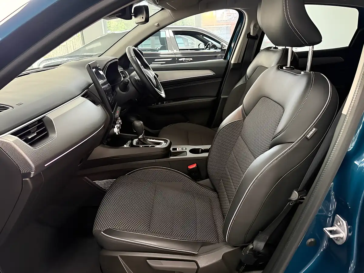 Used 2022 Renault Arkana S Edition Blue - Interior and Exterior details 15