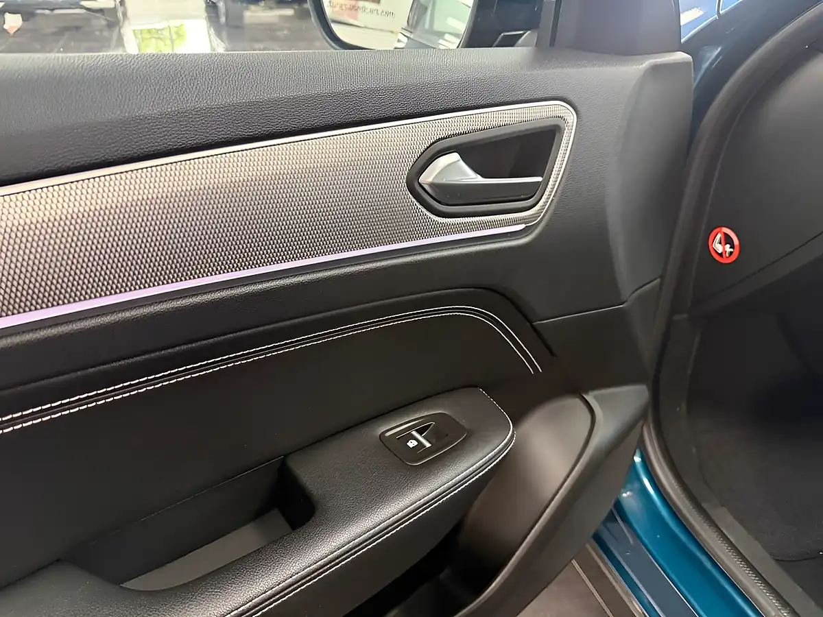 Used 2022 Renault Arkana S Edition Blue - Interior and Exterior details 16