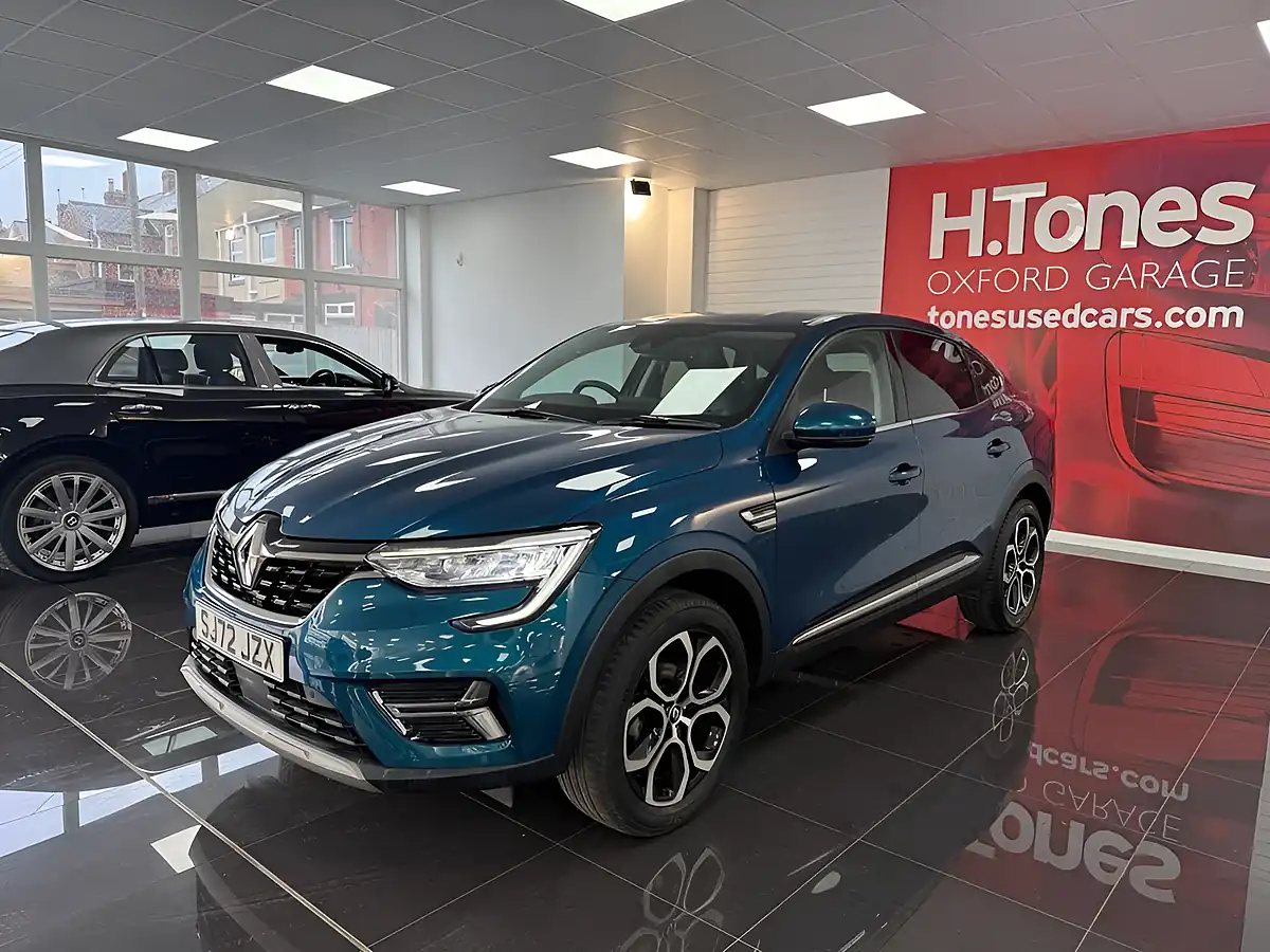 Used 2022 Renault Arkana S Edition Blue - Interior and Exterior details 19