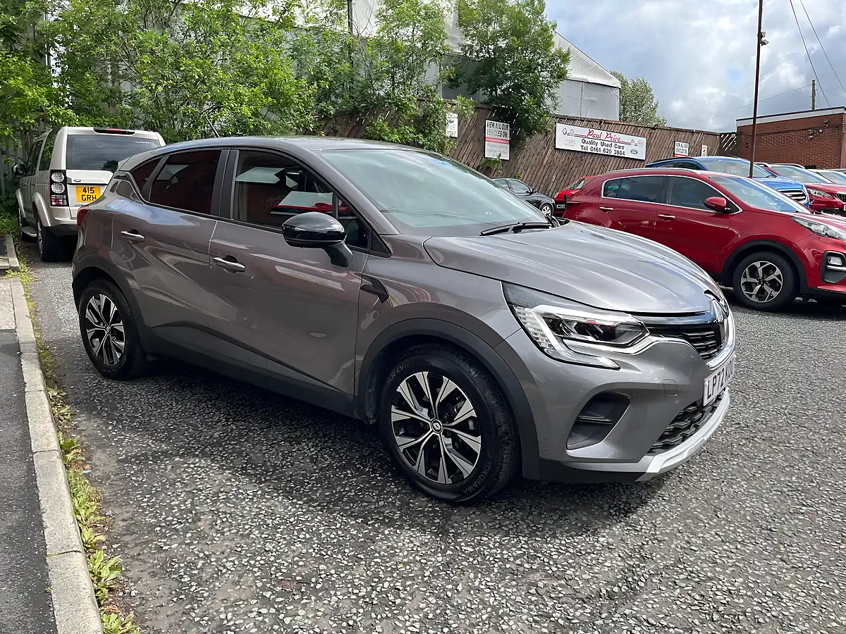 Used 2022 Renault Captur Evolution Grey - Front View