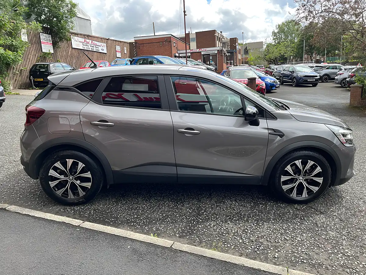 Used 2022 Renault Captur Evolution Grey - Interior and Exterior details 2