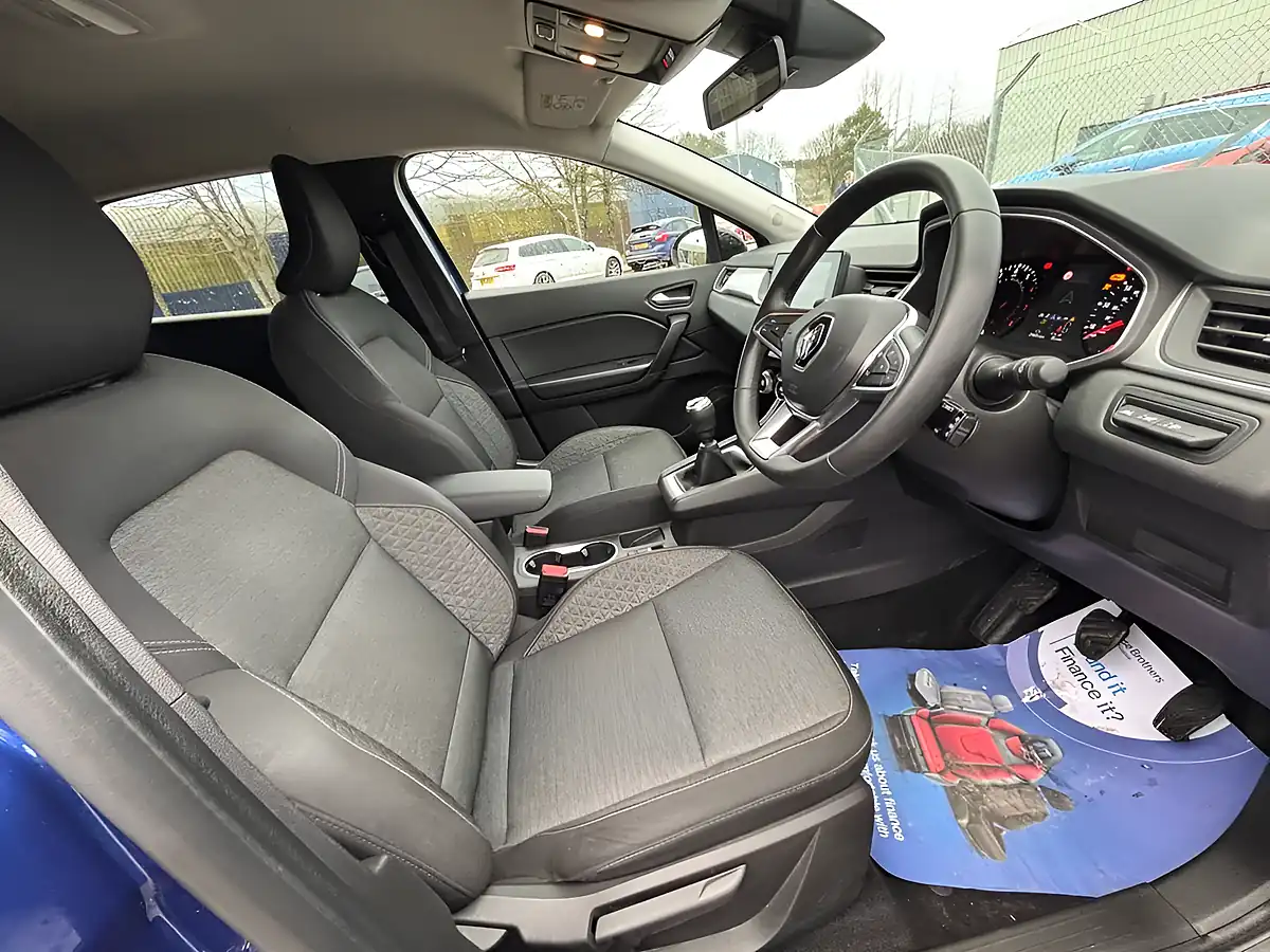 Used 2022 Renault Captur Iconic Edition Iron Blue - Interior and Exterior details 2