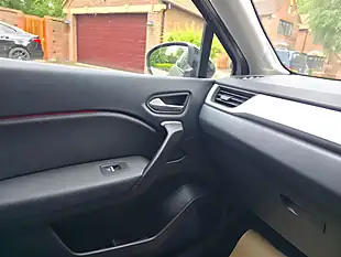 Used 2022 Renault Captur Se Edition Grey - Interior and Exterior details 10