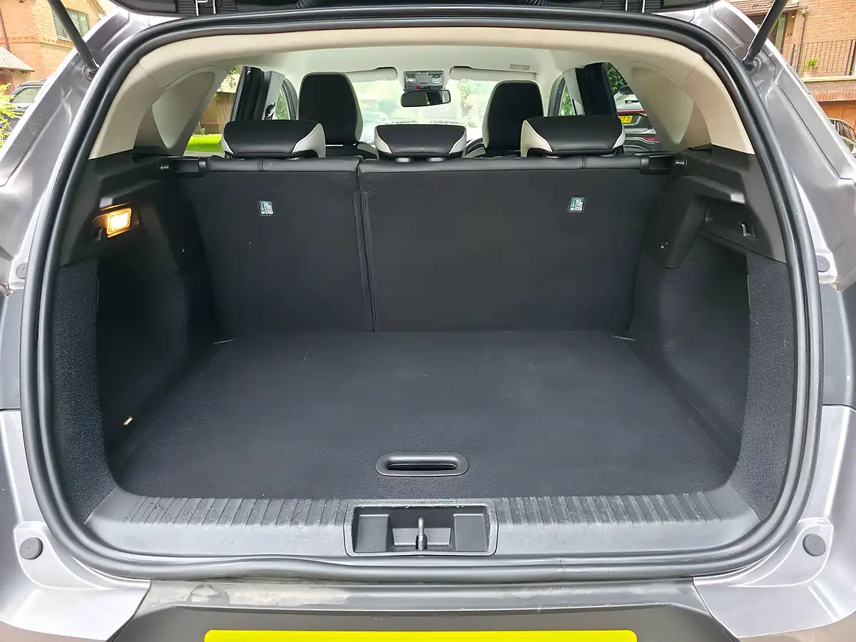 Used 2022 Renault Captur Se Edition Grey - Interior and Exterior details 17