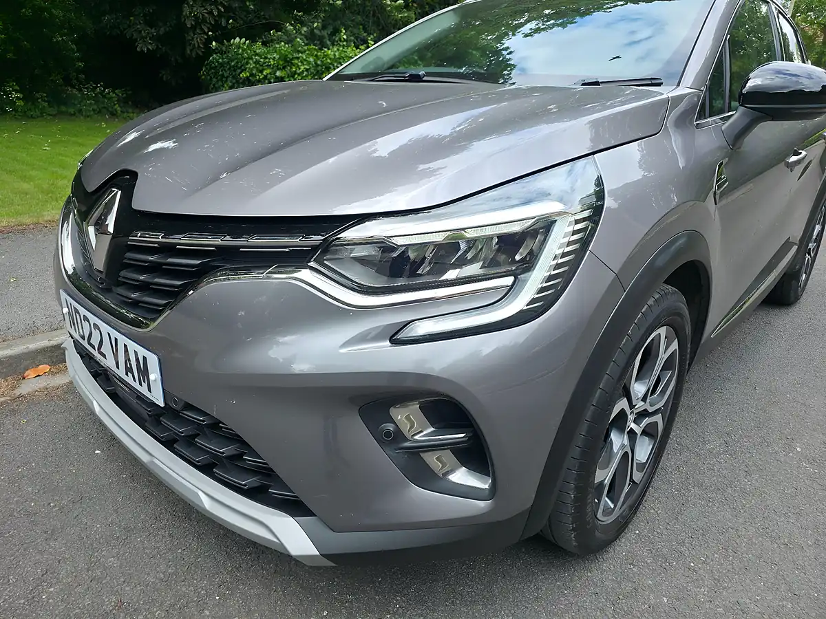 Used 2022 Renault Captur Se Edition Grey - Interior and Exterior details 19