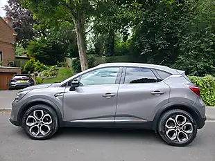 Used 2022 Renault Captur Se Edition Grey - Interior and Exterior details 5
