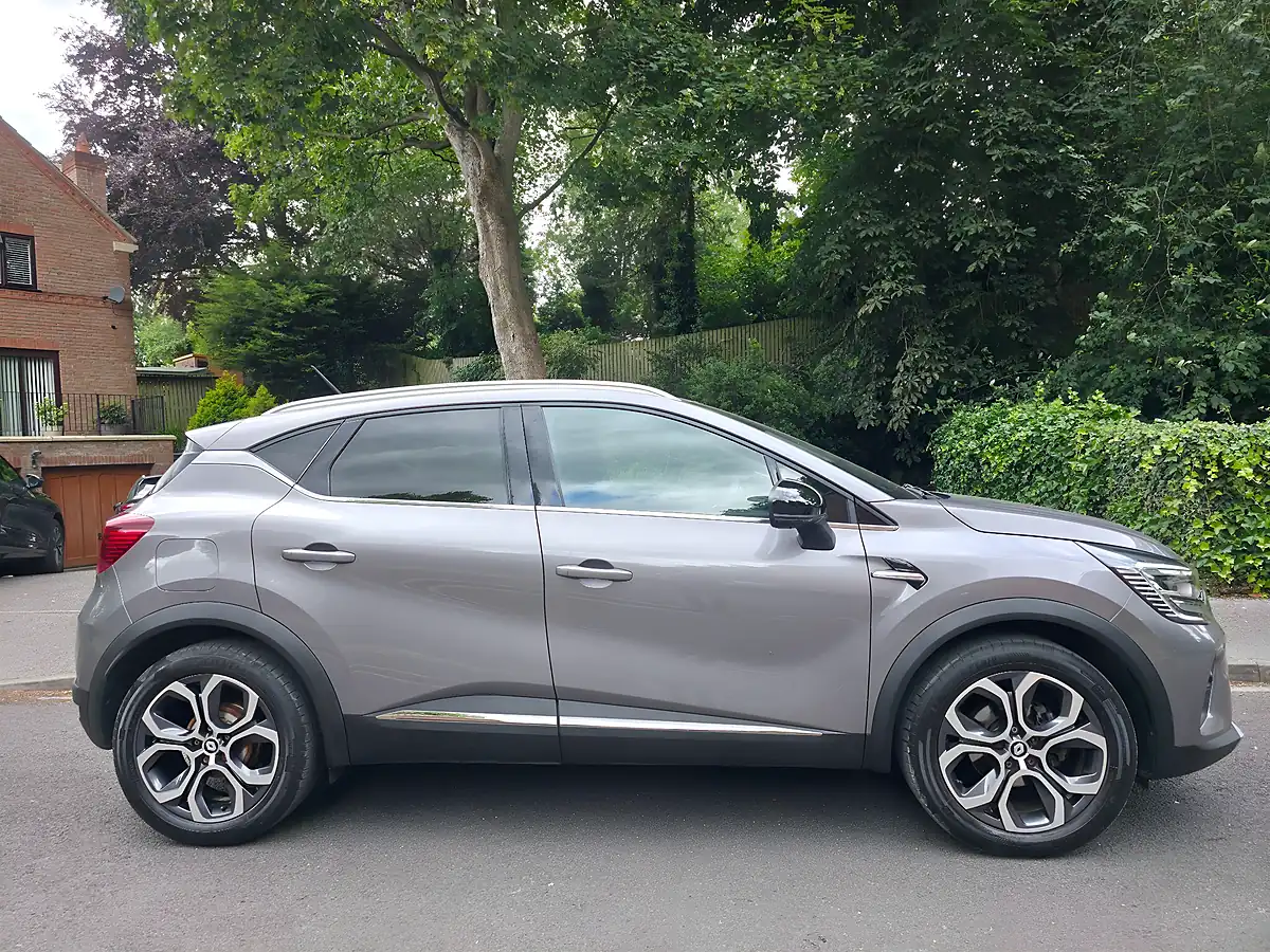 Used 2022 Renault Captur Se Edition Grey - Interior and Exterior details 7