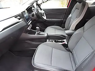 Used 2022 Renault Captur Se Edition Red - Interior and Exterior details 12