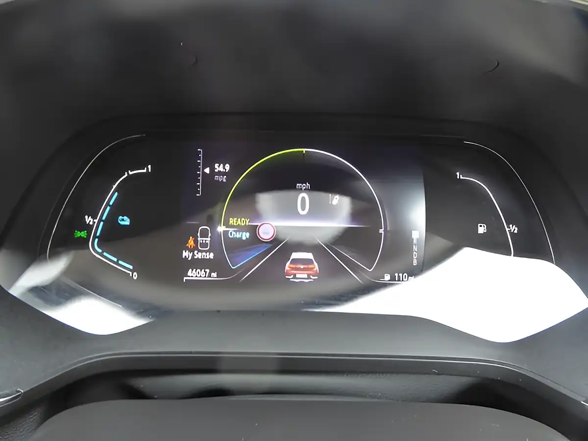 Used 2022 Renault Captur Se Edition Red - Interior and Exterior details 15