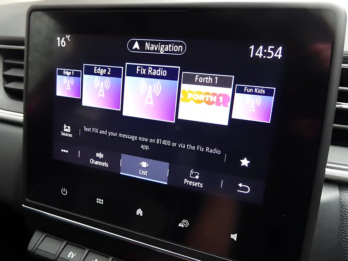 Used 2022 Renault Captur Se Edition Red - Interior and Exterior details 19