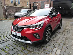 Used 2022 Renault Captur Se Edition Red - Interior and Exterior details 3