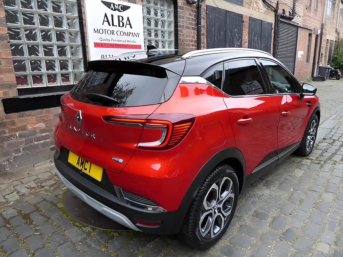 Used 2022 Renault Captur Se Edition Red - Interior and Exterior details 6