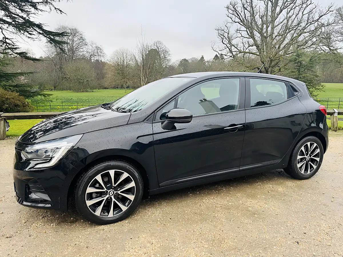 Used 2022 Renault Clio Evolution Black - Interior and Exterior details 15
