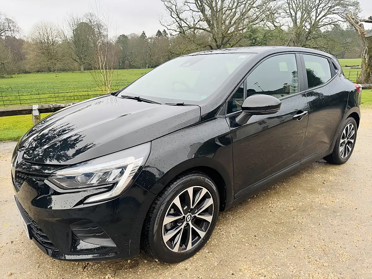 Used 2022 Renault Clio Evolution Black - Interior and Exterior details 17