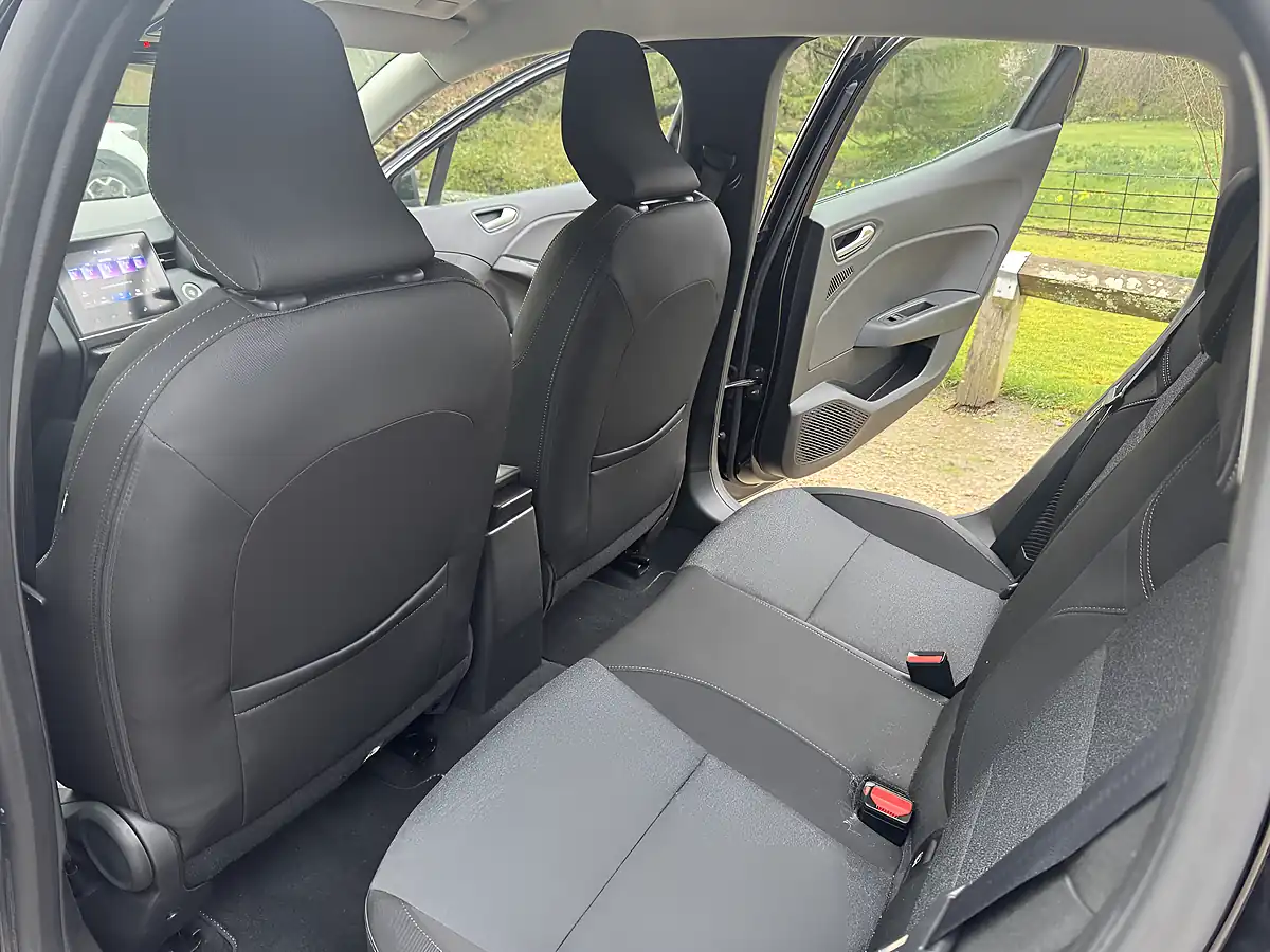Used 2022 Renault Clio Evolution Black - Interior and Exterior details 4