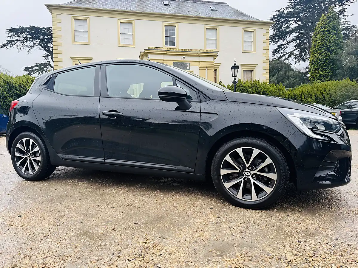 Used 2022 Renault Clio Evolution Black - Interior and Exterior details 5