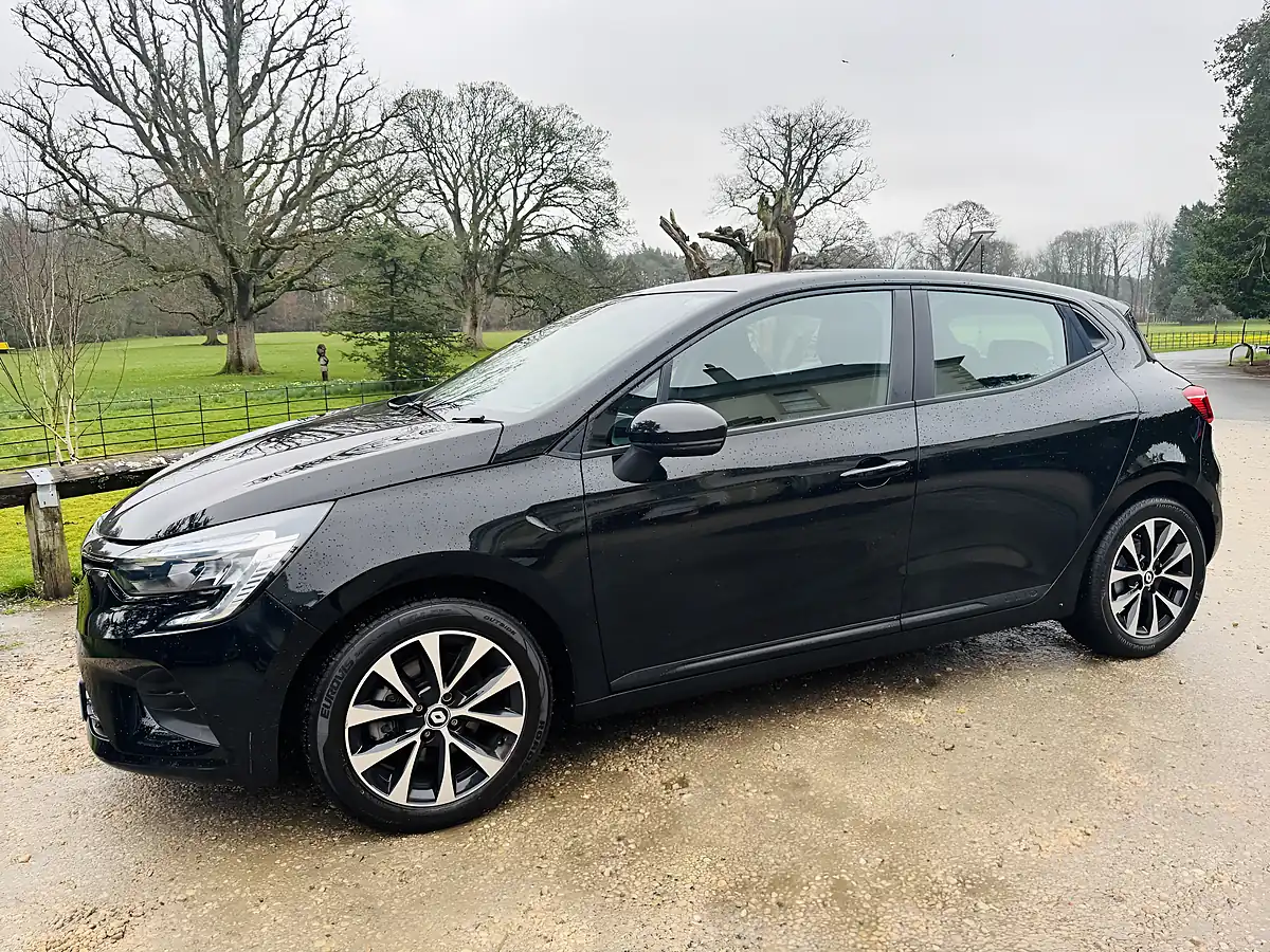 Used 2022 Renault Clio Evolution Black - Interior and Exterior details 9