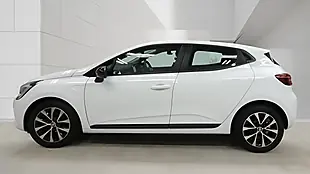 Used 2022 Renault Clio Evolution White - Interior and Exterior details 10