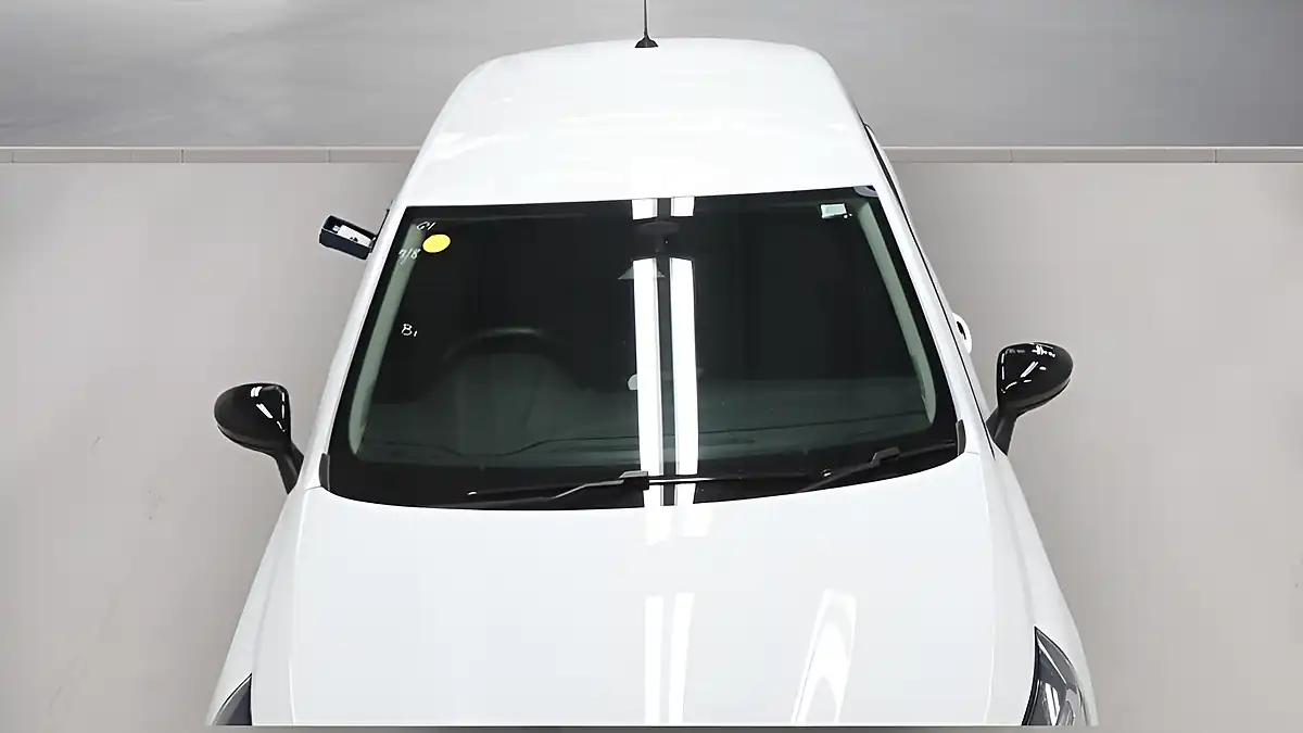 Used 2022 Renault Clio Evolution White - Interior and Exterior details 11