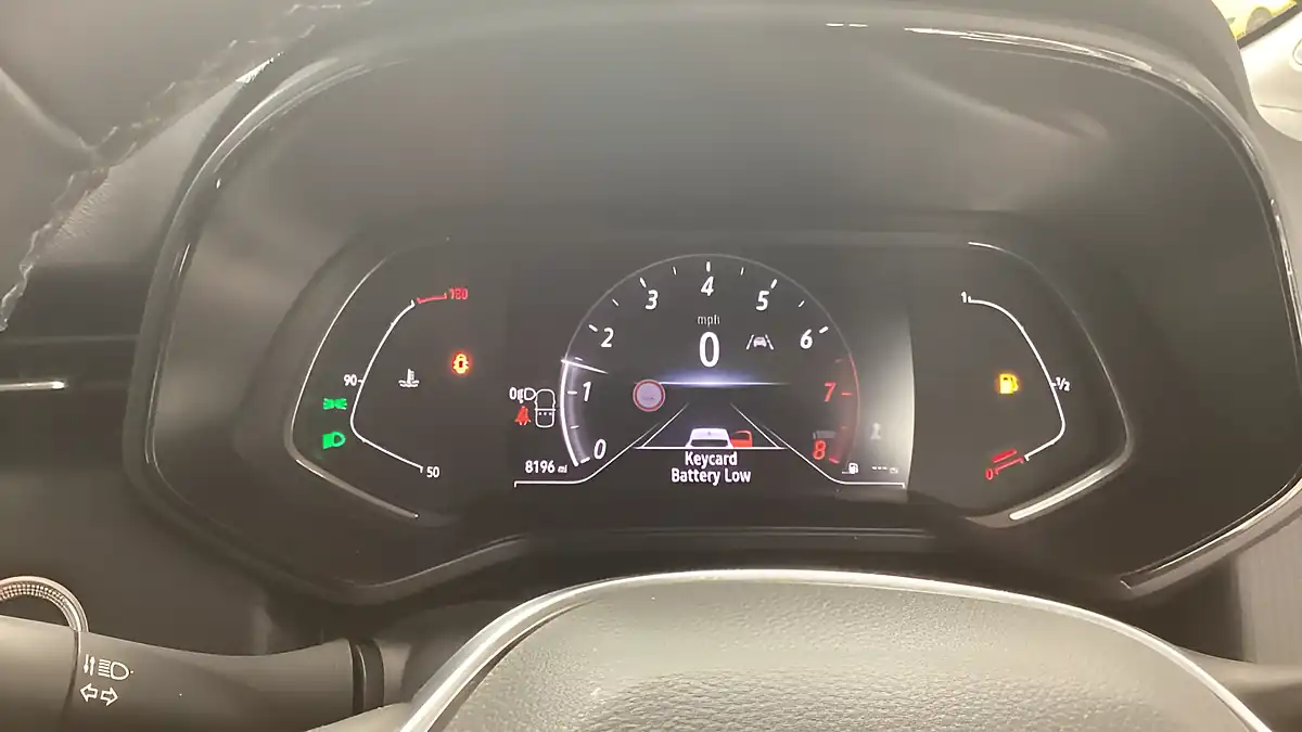 Used 2022 Renault Clio Evolution White - Interior and Exterior details 17