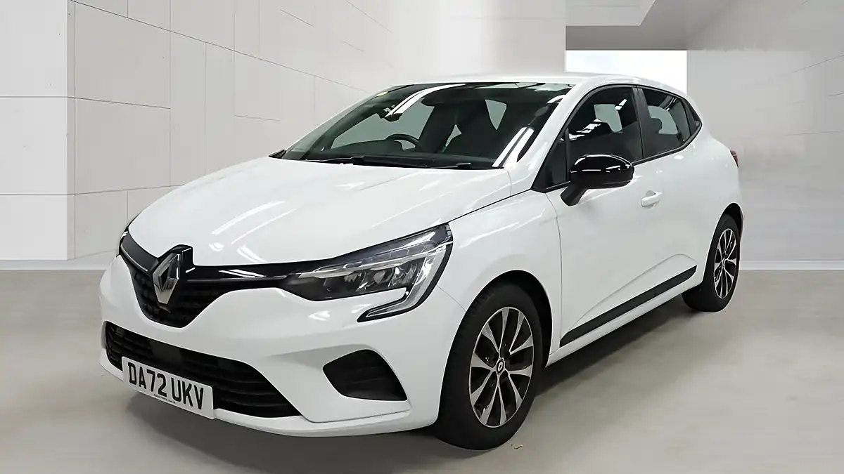 Used 2022 Renault Clio Evolution White - Interior and Exterior details 5