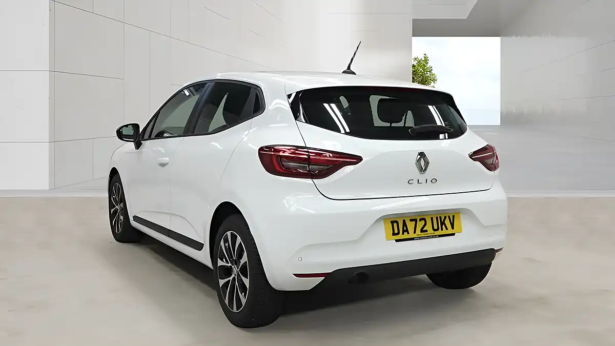 Used 2022 Renault Clio Evolution White - Interior and Exterior details 6